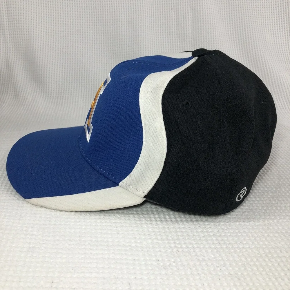 Arizona Wildcats‎ Hat Cap Richardson White Blue Embroidered NCAA Sm- Med